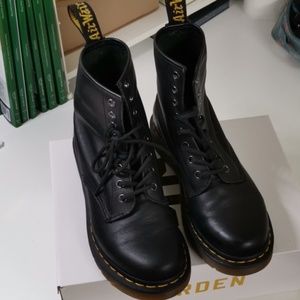 Dr.Marten black leather boots